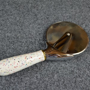 Speckled Handle Pizza Cutter: Heavy Duty Stainless Steel Blade