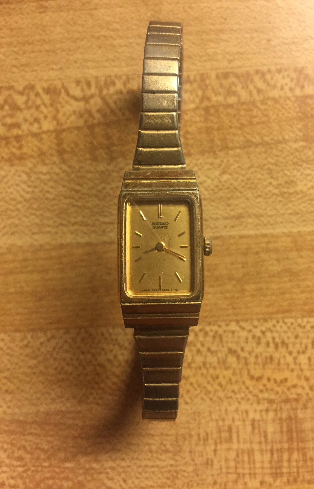 Vintage Seiko Quartz 2E20 5389 Stretch Band Ladies Watch. Condition is ...