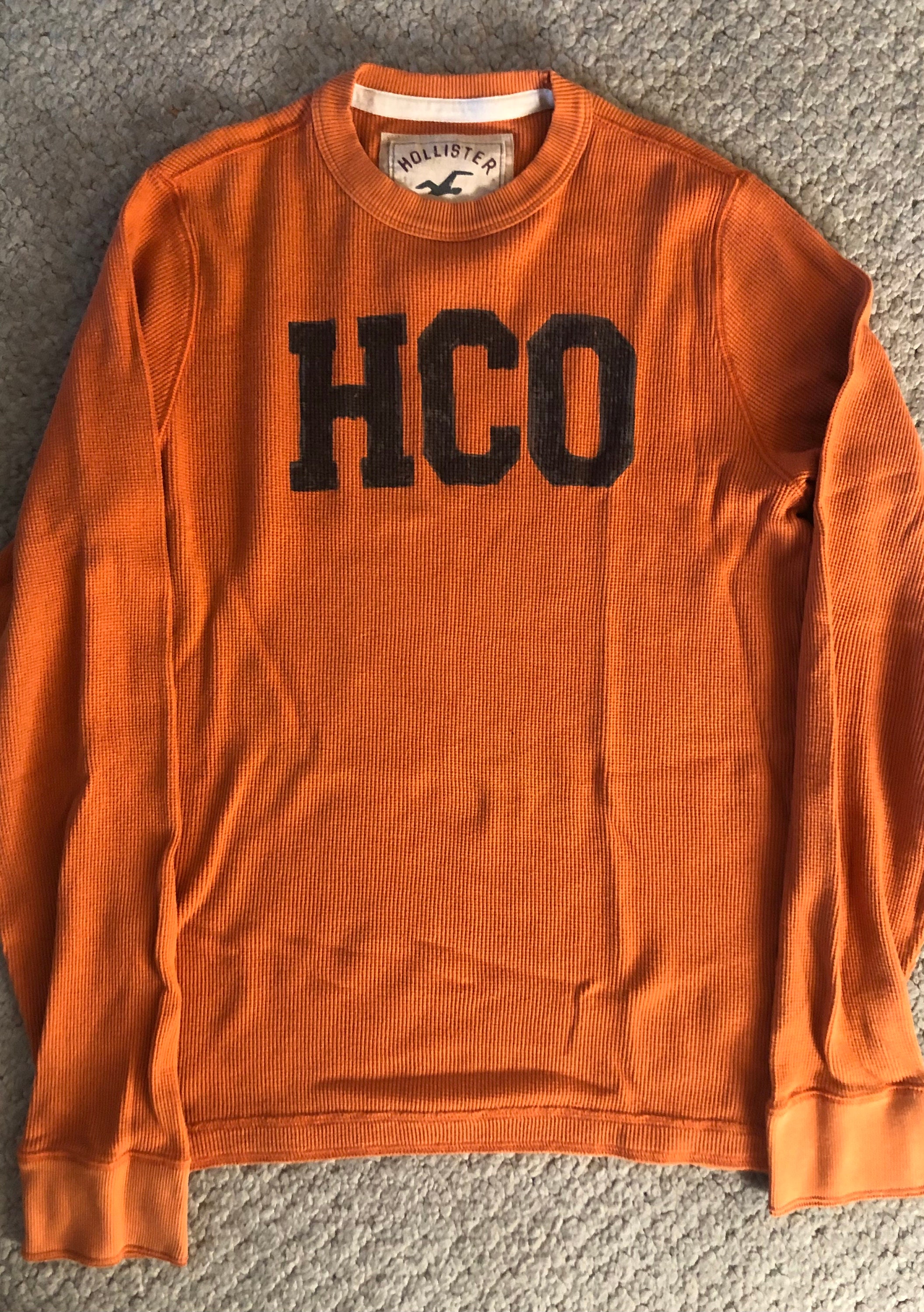 Hollister hotsell yellow sweater