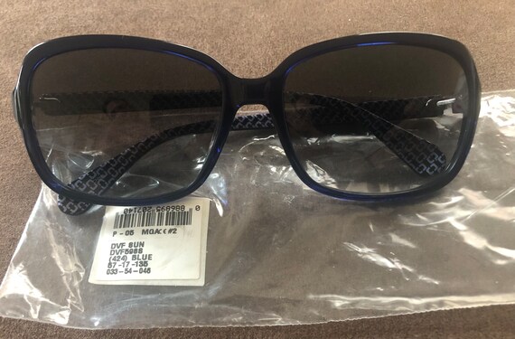 DVF Sunglasses Gray with case DIANE VON FURSTENBERG-DVF845S RAE 015 Oval Sunglasses Silver  main image 4