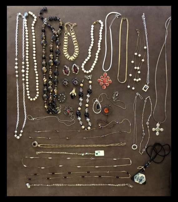 Vintage Lot Of Costume Jewelry-Couple Of Sarah Co… - image 1