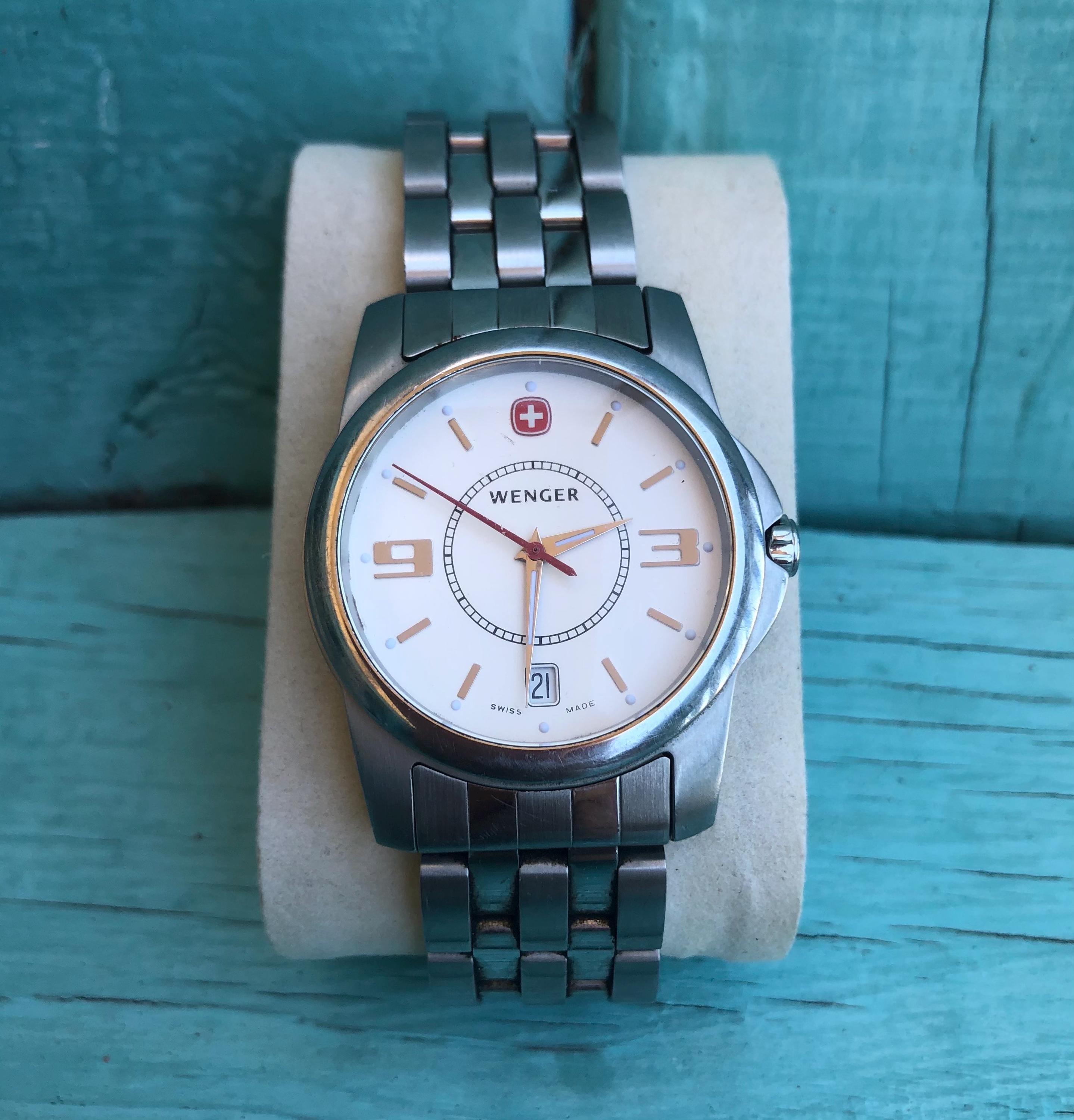 Nice Mens Wenger Swiss Army Date 100m Water Resistant Swiss Made
