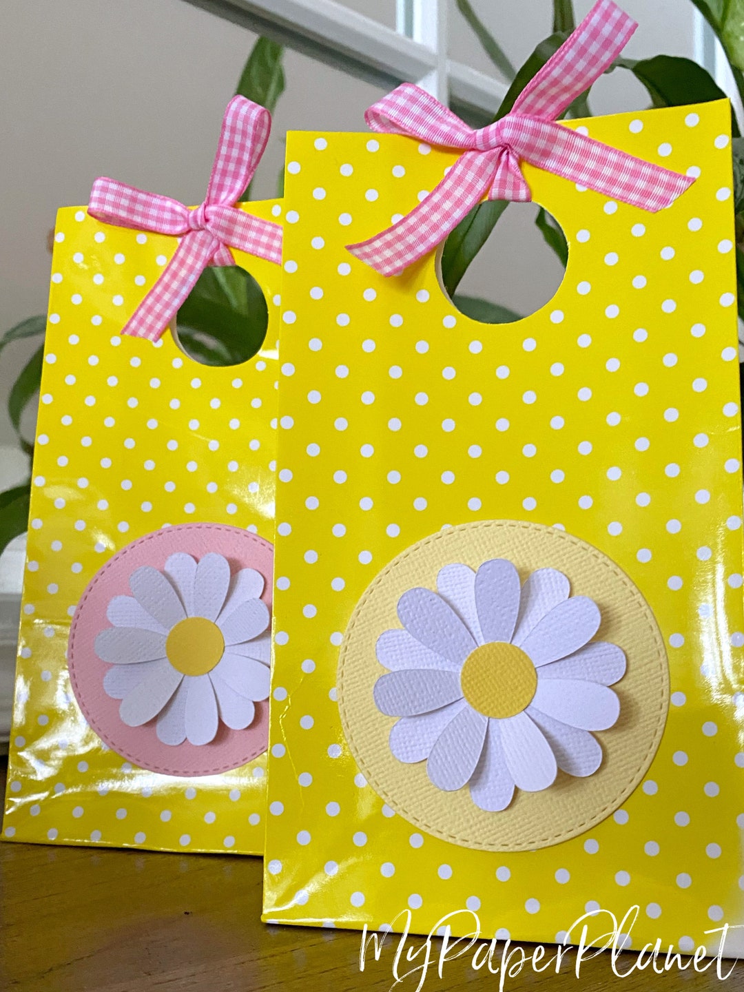 Daisy Party Gift Bags. Set of 8 Flower Birthday Party Loot or Etsy