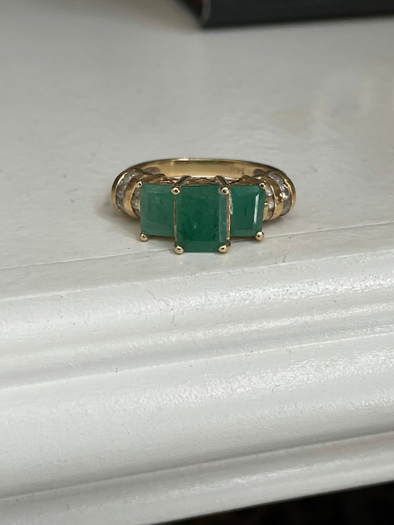 14k gold Natural Emerald and Diamond ring