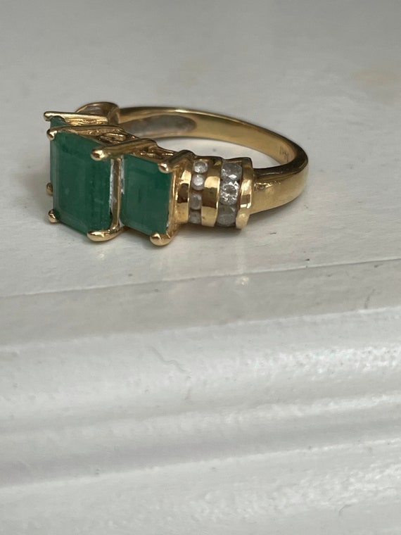 14k gold Natural Emerald and Diamond ring - image 2