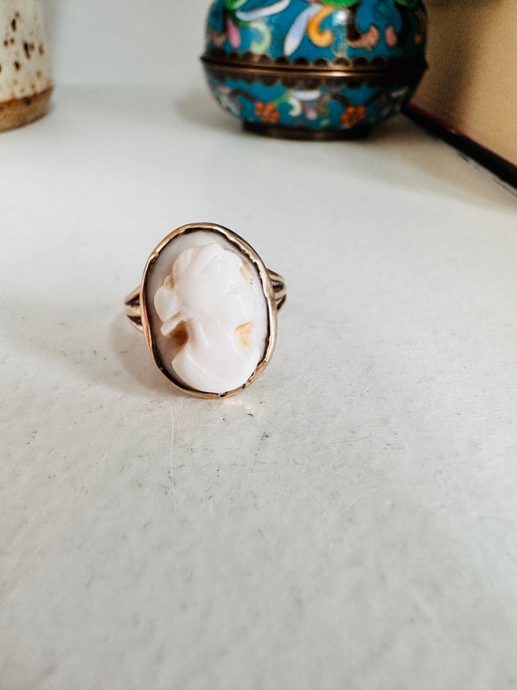 10k Gold Cameo ring - image 1