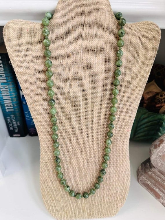 Avon Jade bead necklace