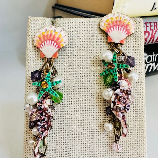 Lunch At The Ritz 2go Seashell earrings