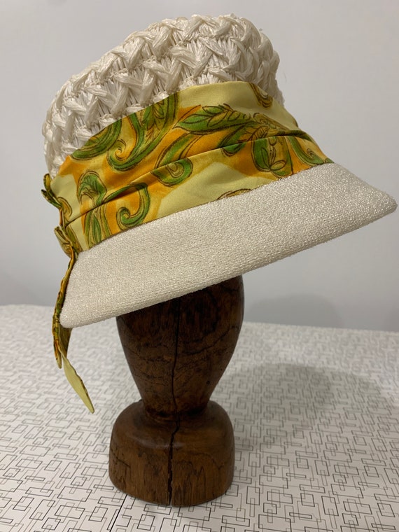 Vintage Cloche Hat, Cream 1950-60s Hat, Dramatic … - image 1
