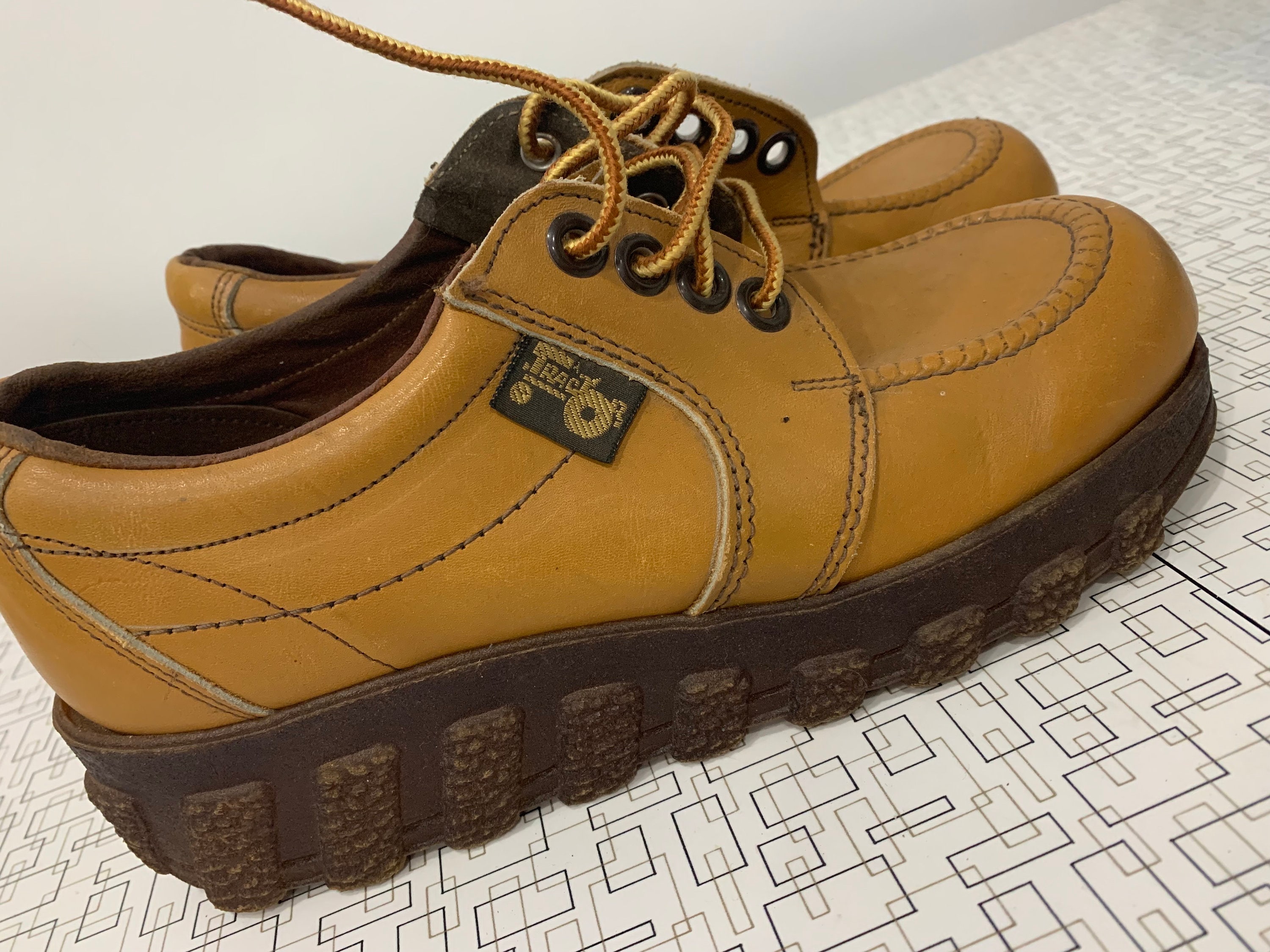 Vintage Shoes, “tractor”, Size 8, Beige Leather, Chunk Vintage Shoes, “tractor”, Size 8, Beige Leather, Chunk