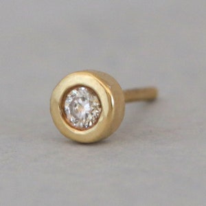 Perforación de hélice de oro de 14 k, pequeños aretes tipo botón de hélice, aretes de diamantes pequeños, aretes tipo botón de diamante de hélice, aretes tipo botón de oro para cartílago