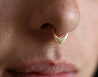 Triangle Septum Ring, 14k Solid Gold Septum Clicker, Pointy Septum Jewelry, Dainty Septum Ring, Indian Septum Ring, Tear Drop Septum Ring