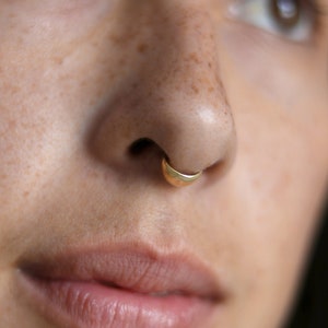 Gold Septum Clicker Ring, Nose Piercing, 18/16g Septum Jewelry, Small Septum Ring, Dainty Nose Ring, Minimalist Nose Ring, Wide Septum Ring image 1