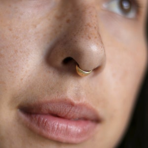 14k Gold Septum Clicker, Nose Piercing, 18/16g Septum Jewelry,  Small Septum Ring, Dainty Nose Ring, Minimalist Nose Ring, Wide Septum Ring