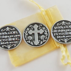 Set van 3 With God All Things Are Possible-zakmunten met organzazakje