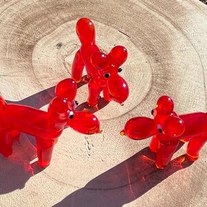 Mini Miniatur Glasballon Hundesitter Figur Sammlerstück - Einzeln Verkauft Rot