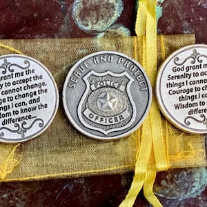 Politieagent Serve - Serenity Prayer and Protect zakmunten set van 2