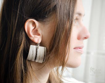 Contemporary wooden earrings, White Makassar veneer,  Bentwood earrings, Large white wooden earrings, Large geometric natural earrings