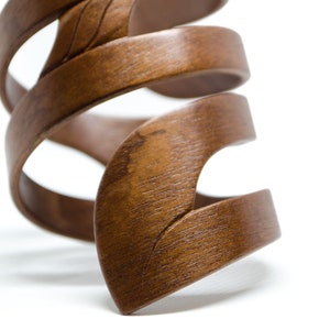 Wooden bracelet, Bent veneer bracelet, Natural Sapele Mahogany, African wood, Hand Carving, Authentic artisanal wooden jewelry