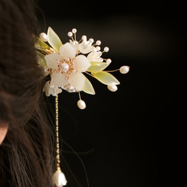 Vintage White Flower Hair Stick with Tassels U Shape Hair Stick Chinese Hanfu Hair Pins Traditional Hairpin Hair Accessories