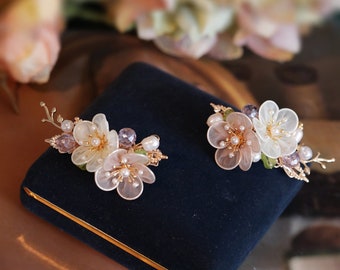 A Pair of Vintage Pink And White Flower Hair Clip Lace Floral Hair Clip Chinese Hanfu Hair Clips Elegant Minimalist Wedding Hair Accessories