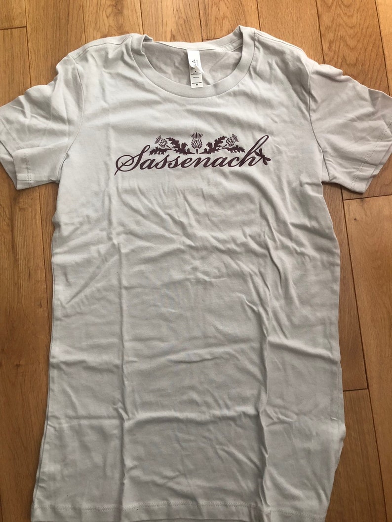 Sassenach women/'s fit size Medium tshirt