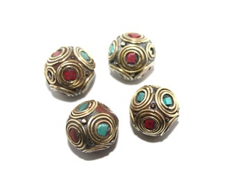 Cuentas de turquesa Cuentas de coral (4 cuentas) Cuentas nepalesas Cuentas tibetanas Cuentas de Nepal Collar de turquesa Cuentas del Tíbet Cuentas tribales Cuentas de mala BDS143