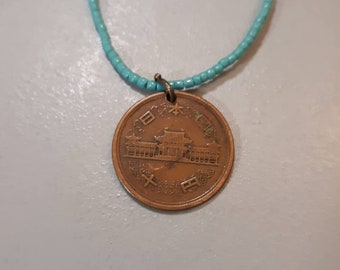 Stretch coin necklace