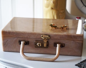 Vintage 1950s Beige Marble Swirl Lucite Box Purse, Small Travel Train Case Style, Brass Luggage Closure, Full Mirror Inside