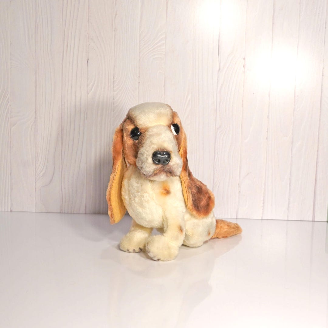 Vintage 1968 Kamar Stuffed Basset Hound, Short Mohair-like Fur, Plastic ...