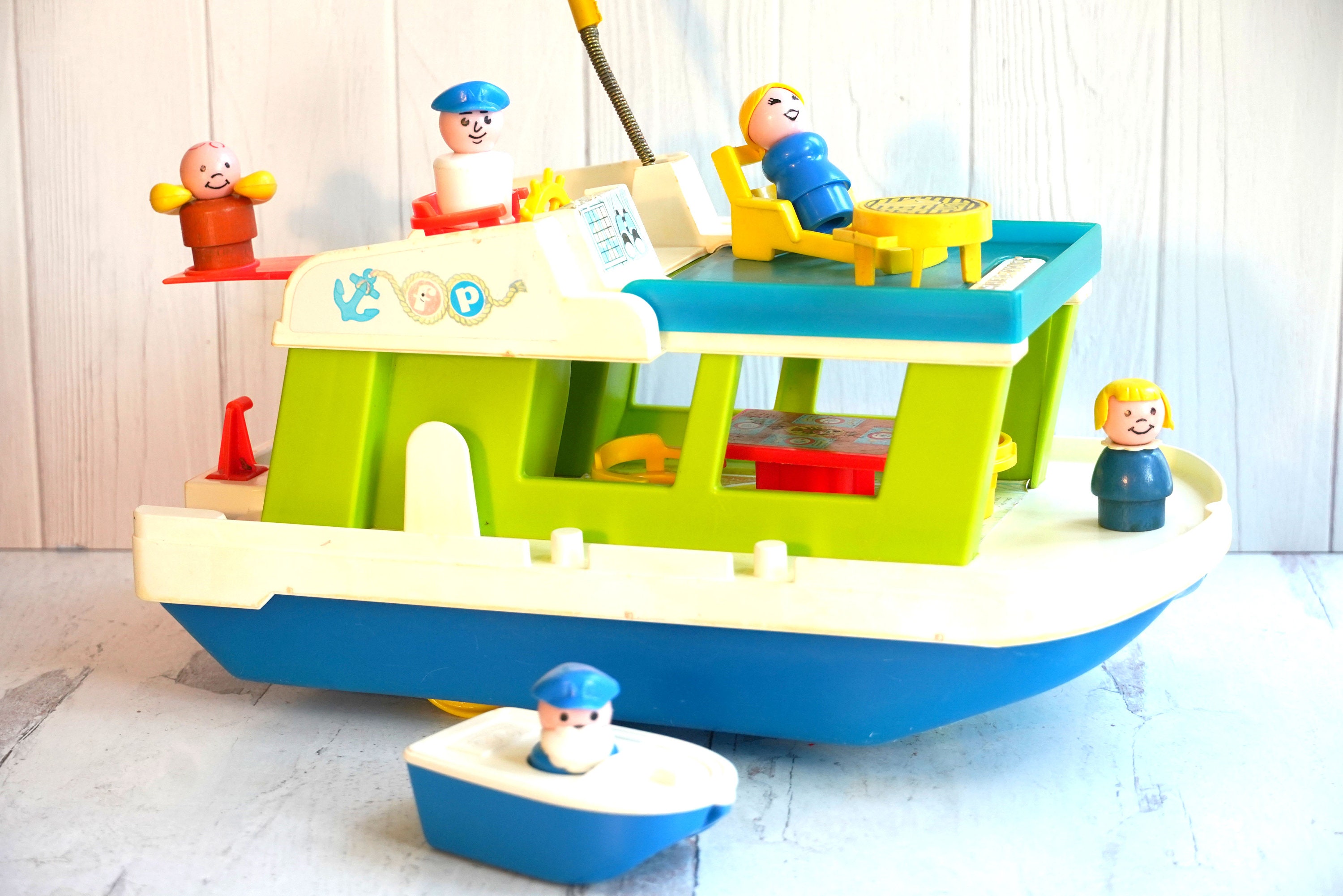 Vintage 1970s Fisher Price Happy Houseboat Little People Family