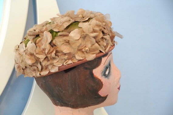 Vintage 1950s Women's Floral Pillbox Hat, Dusty R… - image 6