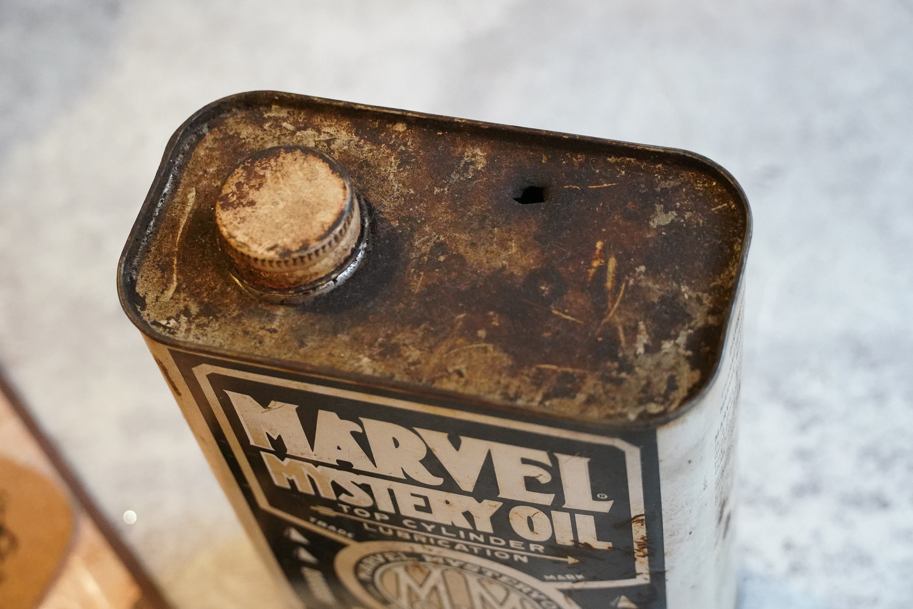 Vintage Marvel Mystery Oil One Quart Can, Lubricant Add to Gas & Oil, Screw  Top, Advertising, Rustic, Distressed, Garage 