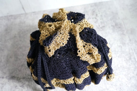 Vintage 1940s - 1950s Black and Gold Crochet Hiaw… - image 2