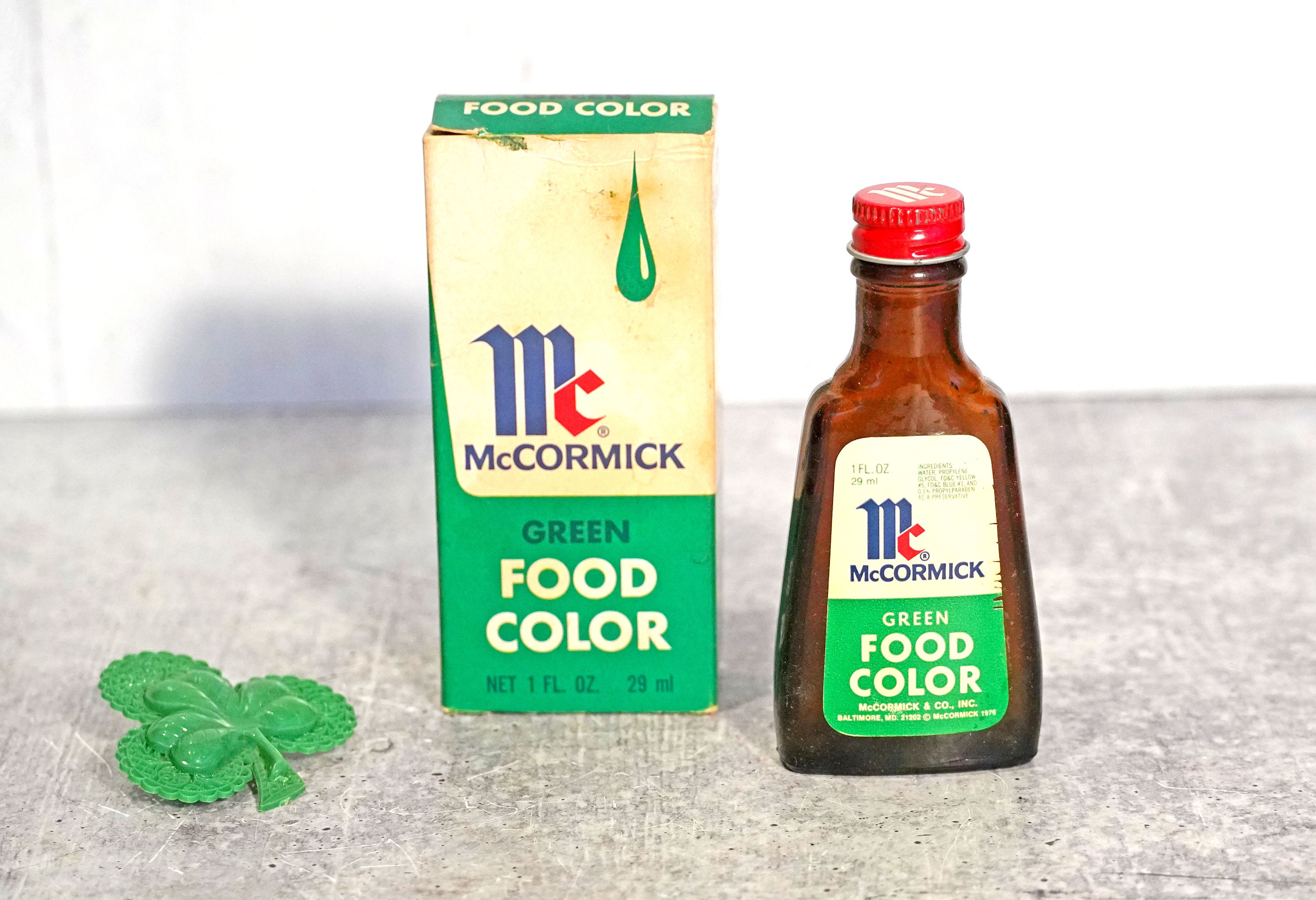 Mc Cormick Food Color, Red - 1 fl oz bottle