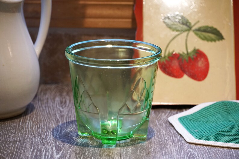 Vintage 1920s A /& J Uranium Glass 2 Cup Art Deco Mixer Base Measuring Cup with Pointed Arches Footed