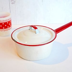Vintage White Enamel Pan Set White With Red Handles and Rims Classic  Vintage Pan Set Camper Cook Wear Set of 2 