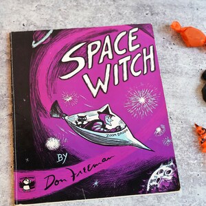 Vintage Paperback 1980s Version of 1959 Children's Book Space Witch, Don Freeman, Atomic Era Artwork, Ephemera