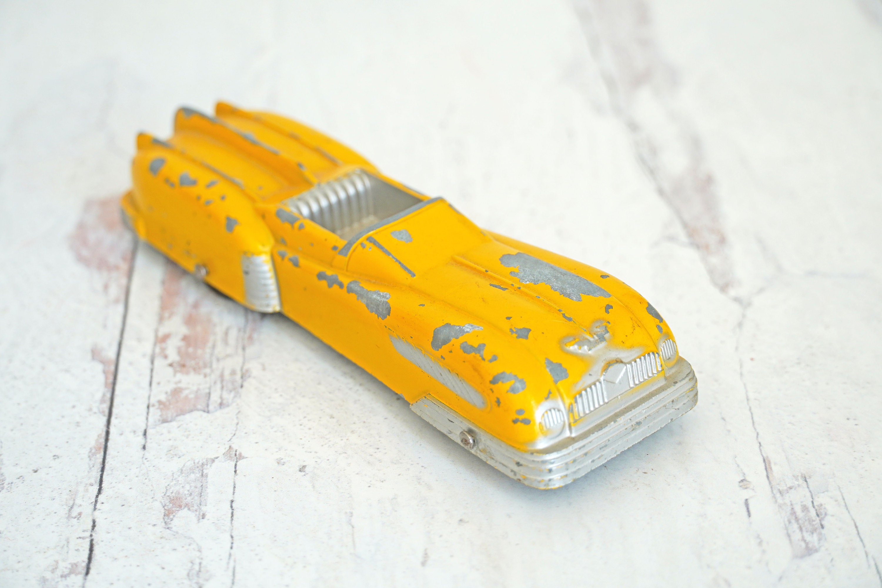 Vintage 1950s Diecast Yellow Tootsietoy 