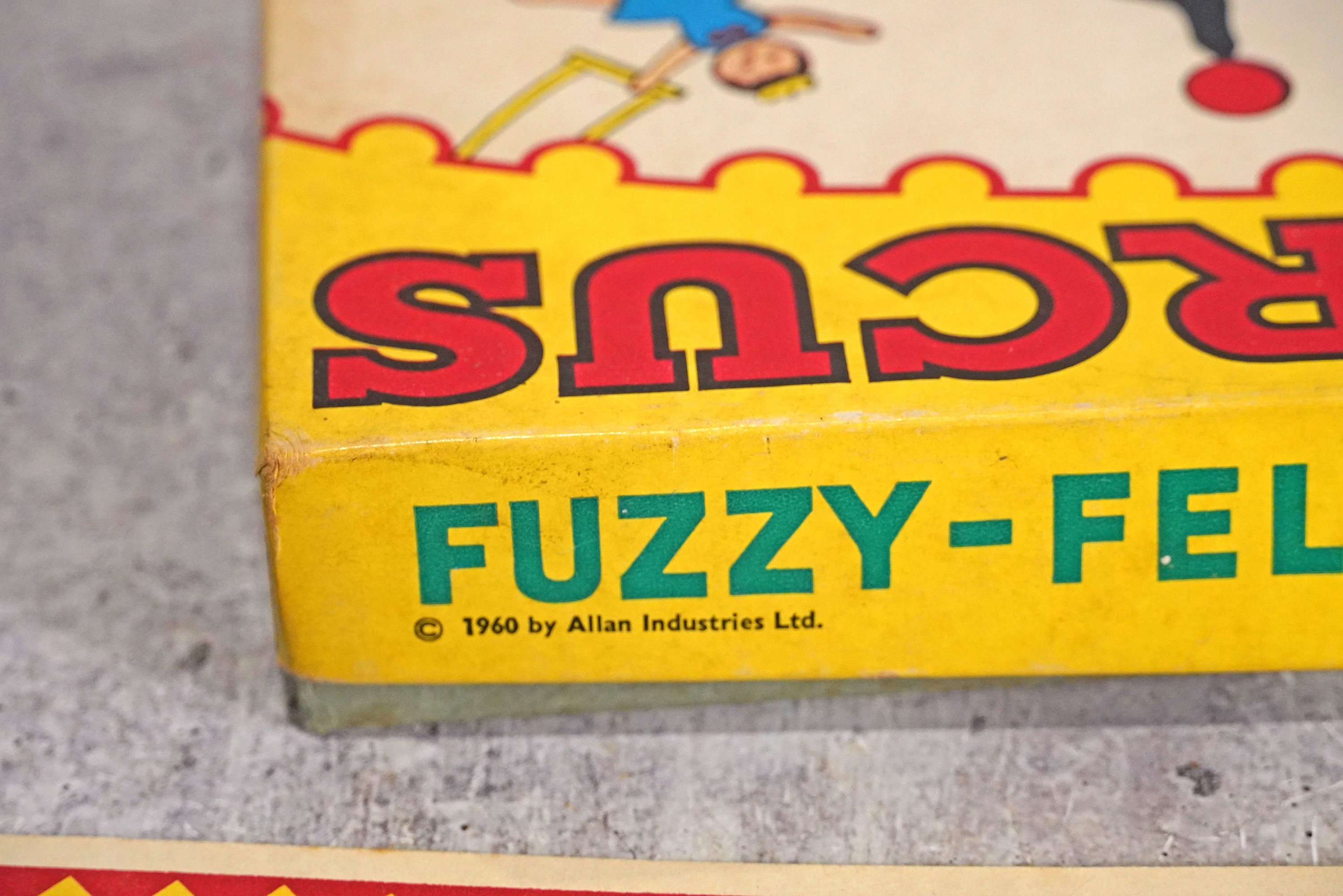 Animals Make Circus Pictures with Felt Pieces Vintage 1960 Allan