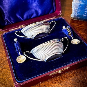 Antique Victorian 1898 Stirling Silver Pedestal Salt Cellars with Spoons in Original Velvet Case 925 Hallmarked, England