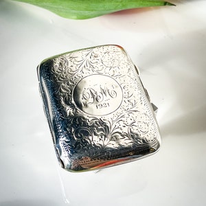 Antieke 1921 Stirlingzilveren gegraveerde kast met monogram DM-stempel