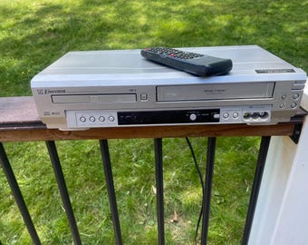 Emerson DVD / VCR Como Player. dvd player  is in  Good Working Condition. VCR is not working