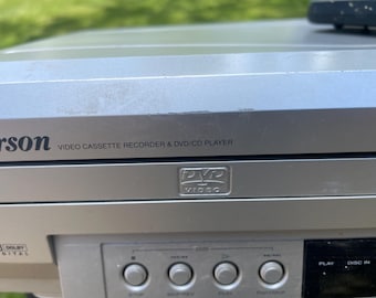 Emerson DVD / VCR Como Player. dvd player  is in  Good Working Condition. VCR is not working