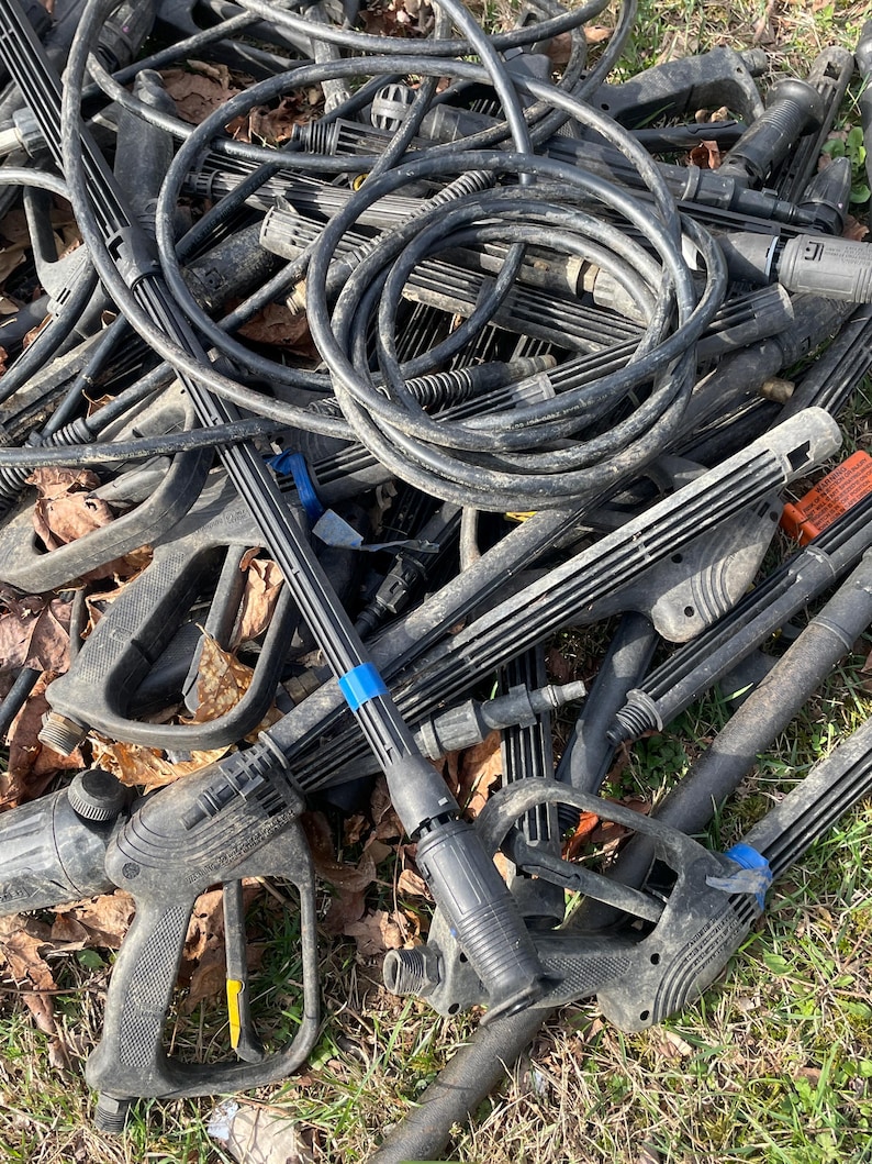 Electric Pressure Power Washer Guns. Wands, turbo and fan spray attachments. Some hoses. Guns made in Italy. image 4