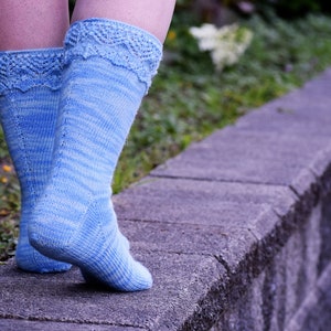 Manchmal Socken, Lace Manschette Wadensocken Strickmuster. PDF Sofortdownload