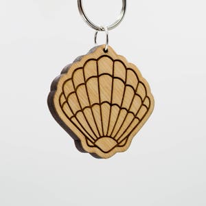 Seashell Keychain - Clam Shell Keychain - Sea Shell Keychain - Sea Shell Keyring - Seashell Charm - Sea Shell Wooden Engraved Keychain