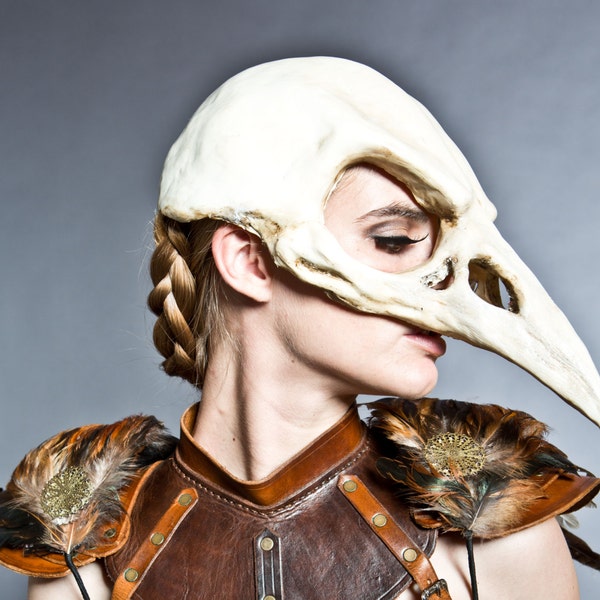 Bird skull mask in Bone finish