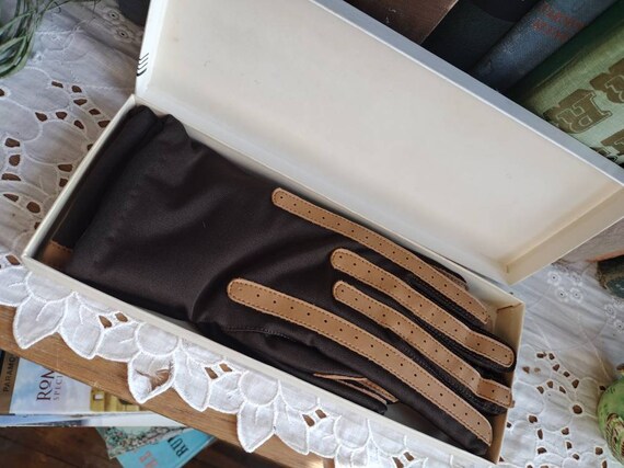 New Old Stock Vintage Gloves in Box Brown Tan Dri… - image 6