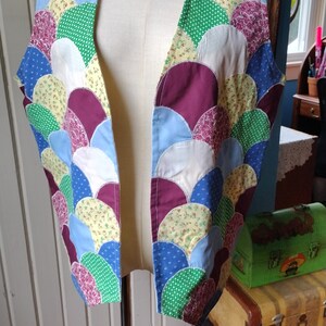 ヴィンテージ キルティング カラフル ベスト オープンフロント ワンサイズ L XL パッチワーク スカラップ